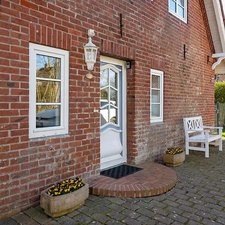 Haus Seestern Holiday home Dagebuell