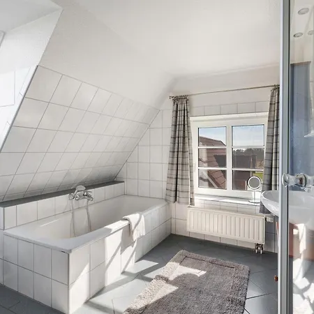 Holiday home Haus Seestern Dagebuell